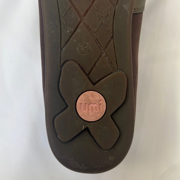 Umi | Size 4 Girls (US) Brown and Pink Heart Flats - Picture 7 of 13